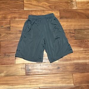 Under Armour Athletic Shorts – Men’s Small (S) – Gray.